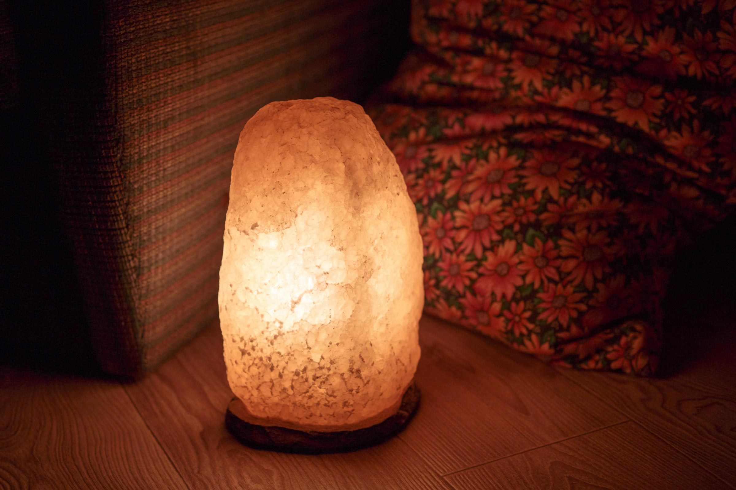 What’s the Deal with Himalayan Sea Salt Lamps?