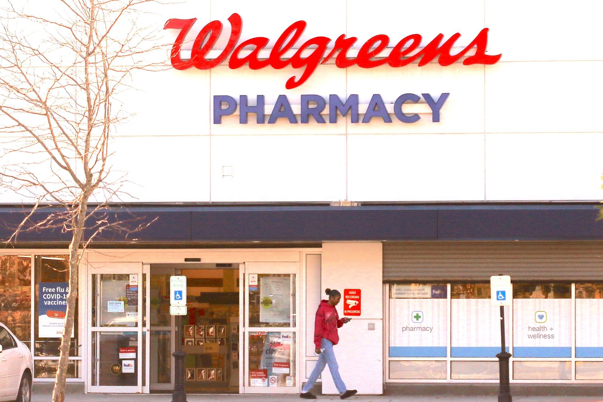 A National Pharmacy Chain Just Announced the Closure of 1,200 Stores